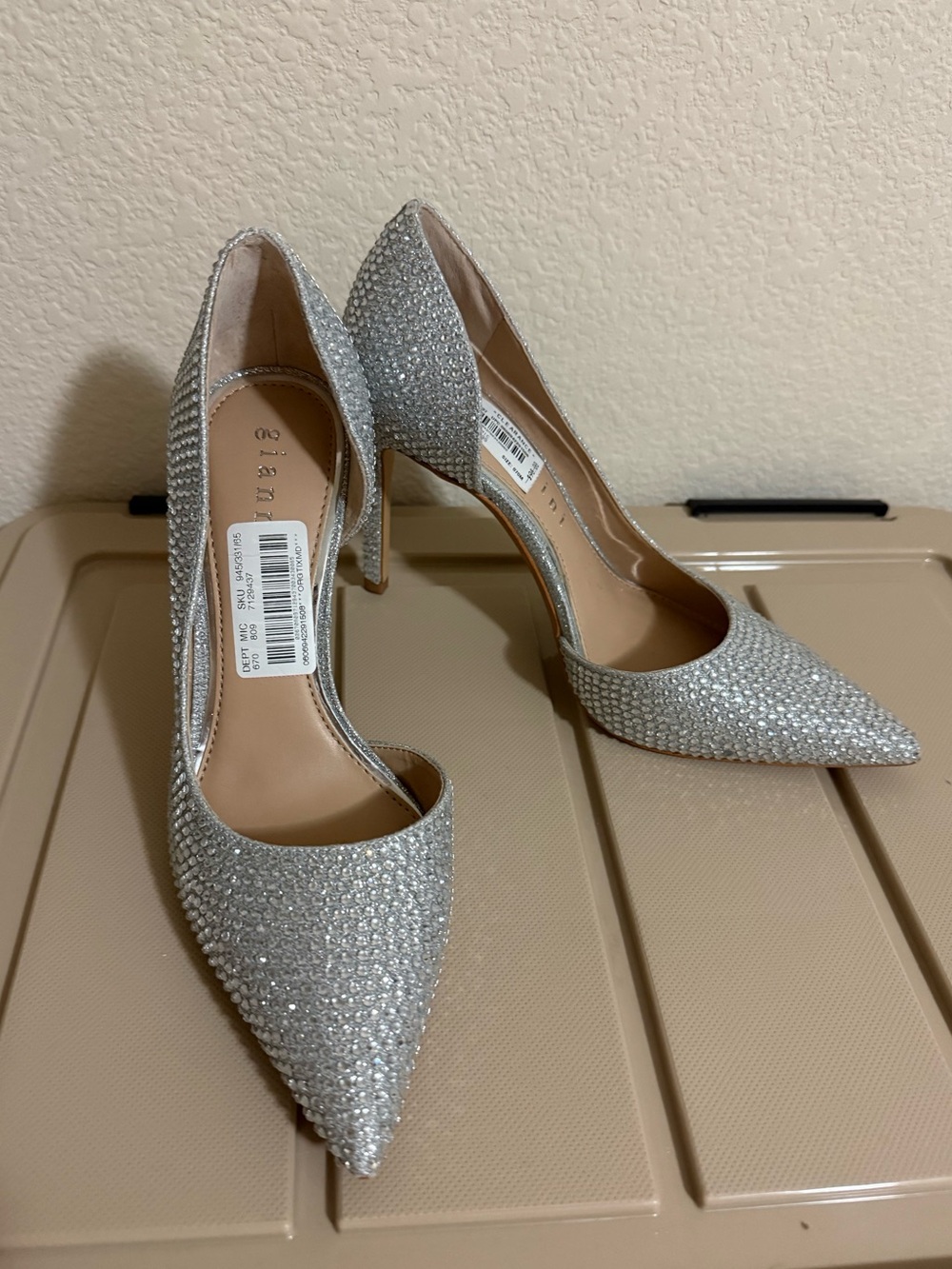 Gianni Bini Silver Rhinestone Pointed-Toe Stiletto Pumps ✨